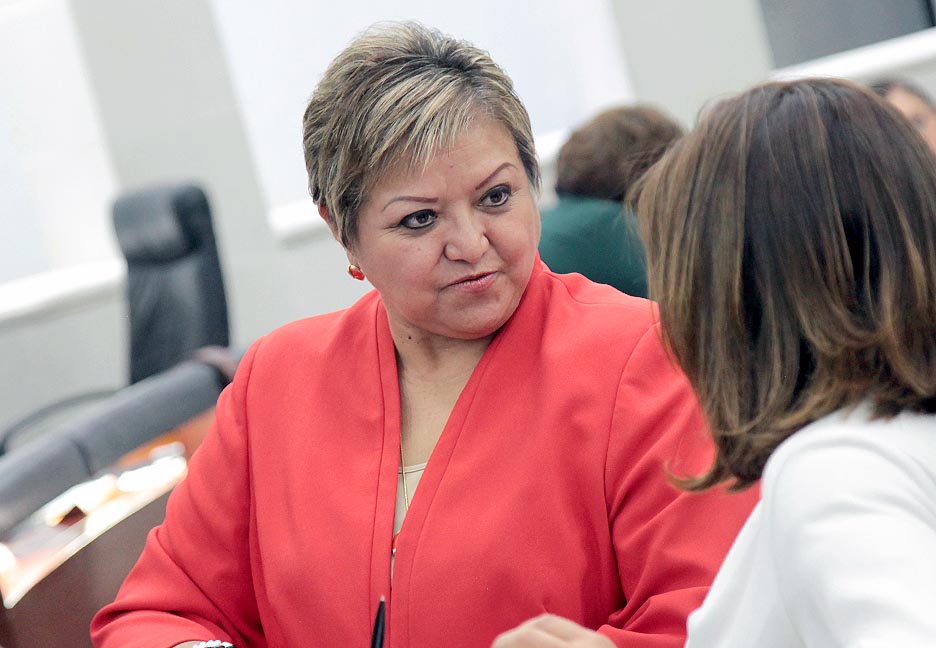 DEBE SANCIONARSE A QUIEN OBLIGUE A LOS TRABAJADORES A FIRMAR DOCUMENTOS EN BLANCO.