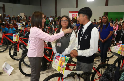 EN VANEGAS, AGRADECEN BENEFICIARIAS A LORENA VALLE POR APOYO A PROYECTOS PRODUCTIVOS