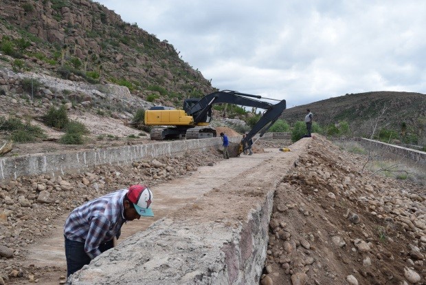 CEA CONSTRUYE COLECTOR SANITARIO Y REHABILITA LA PLANTA DE TRATAMIENTO DE AGUAS RESIDUALES EN ESCALERILLAS.