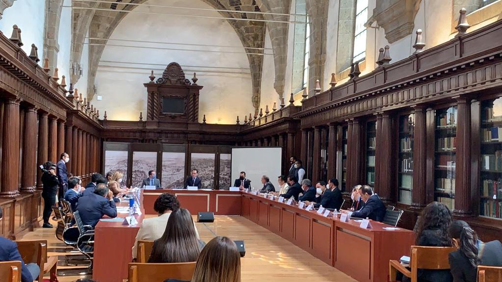 SE REÚNE SECRETARIO DE HACIENDA Y CRÉDITO PÚBLICO CON GOBERNADORES.