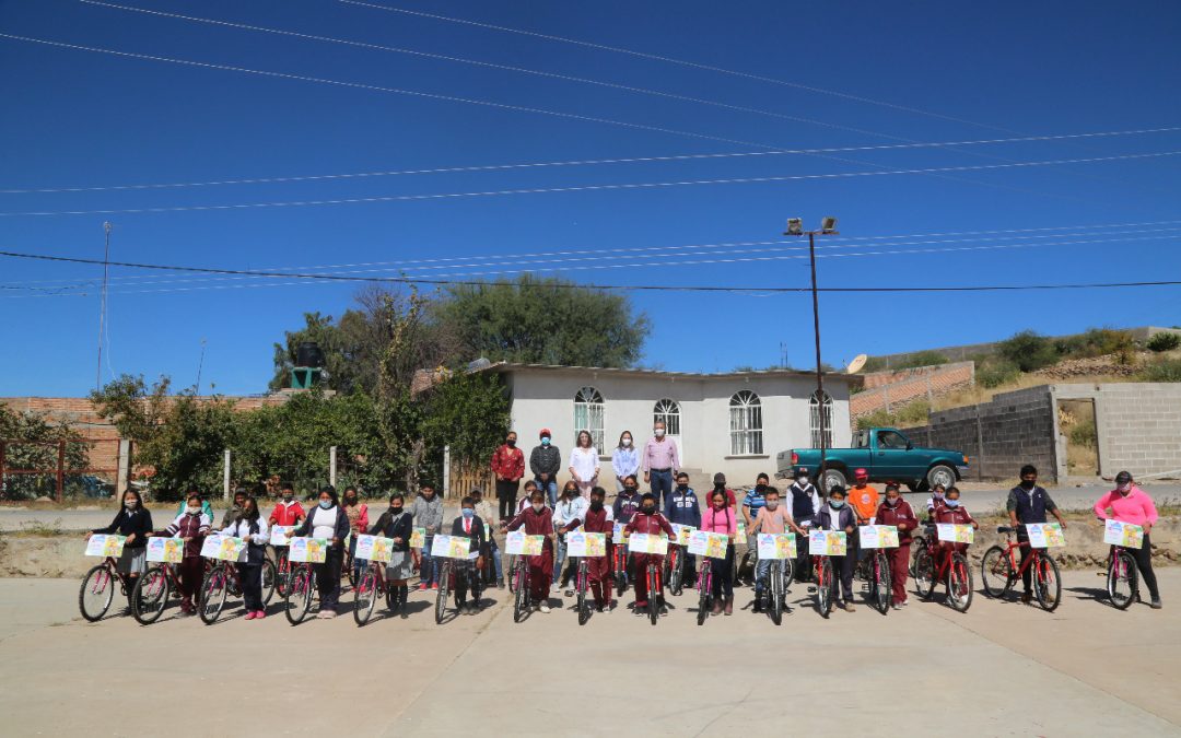 UNA BICI CON RUMBO LLEGÓ A ESTUDIANTES DE SANTA MARÍA DEL RÍO Y VILLA DE REYES.