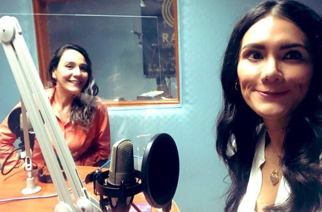 REGRESA A LA CABINA DE RADIO UNIVERSIDAD “MUJERES AL AIRE” PROGRAMA DEL IMES.