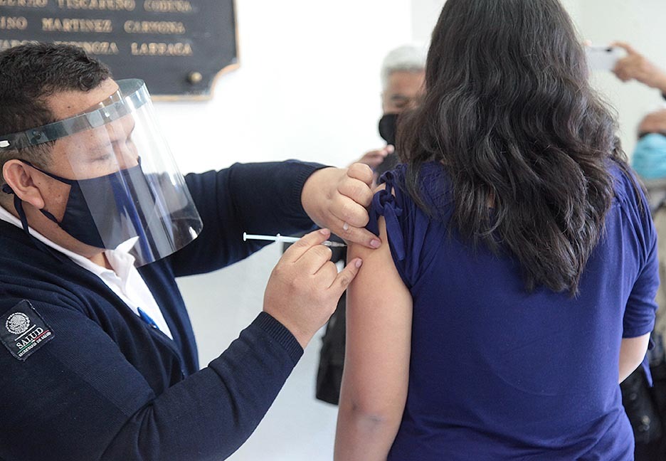 CONGRESO DEL ESTADO CON APOYO DE LA SECRETARÍA DE SALUD INSTALÓ MÓDULO DE VACUNACIÓN CONTRA LA INFLUENZA.