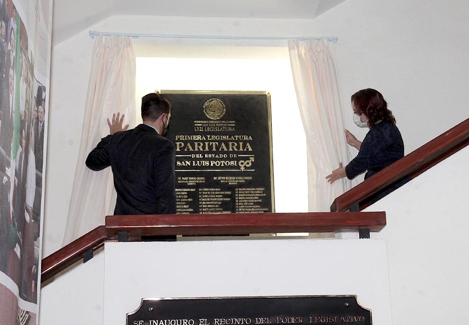 LA LXII LEGISLATURA REINSTALA Y DEVELA EL BUSTO EN BRONCE DEL LICENCIADO PONCIANO ARRIAGA LEIJA, EN SU SITIO DE HONOR
