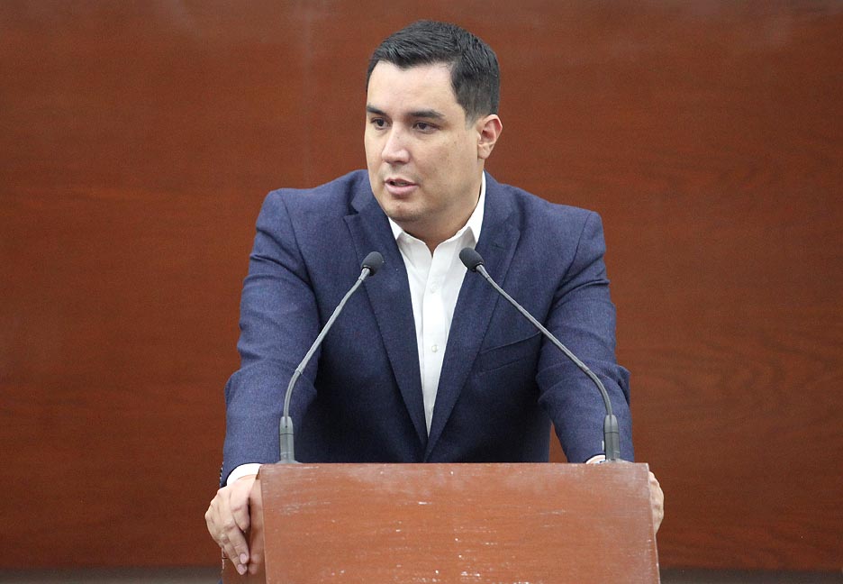 LOS PODERES, ENTES AUTÓNOMOS Y ORGANISMOS NO DEBEN CONTRATAR SEGUROS DE GASTOS MÉDICOS PRIVADOS CON CARGO AL ERARIO: DIP. JUAN FRANCISCO AGUILAR