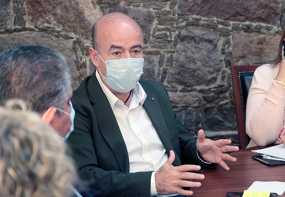 PRESENTA PODER EJECUTIVO INICIATIVA PARA LA GRATUIDAD Y PERMANENCIA DE LAS PLACAS VEHICULARES: DIP. JOSÉ LUIS FERNÁNDEZ MARTÍNEZ