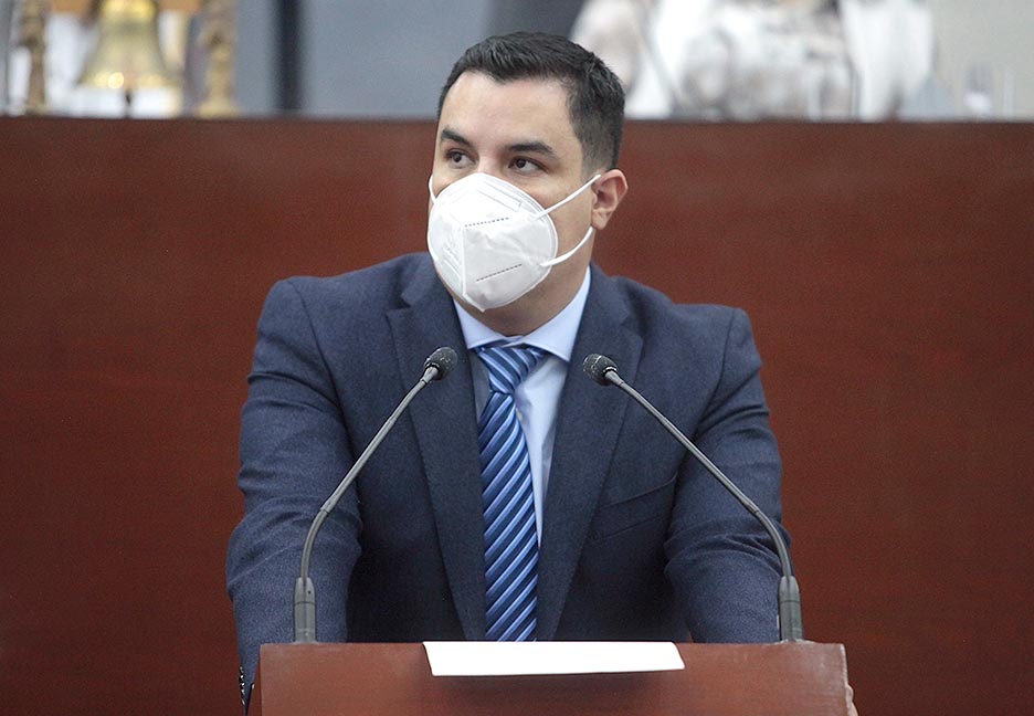 EL GRUPO PARLAMENTARIO DEL PAN PRESENTÓ INICIATIVA DE REFORMA A LA LEY DE HACIENDA DEL ESTADO, PARA QUE LOS CONDUCTORES DEL SERVICIO DE TRANSPORTE PÚBLICO OBTENGAN LICENCIAS DE CONDUCIR GRATUITAS