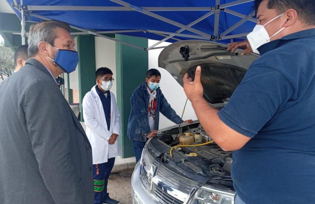 EMPRESA TOYOTA CAPACITA A ESTUDIANTES DE CECyTE