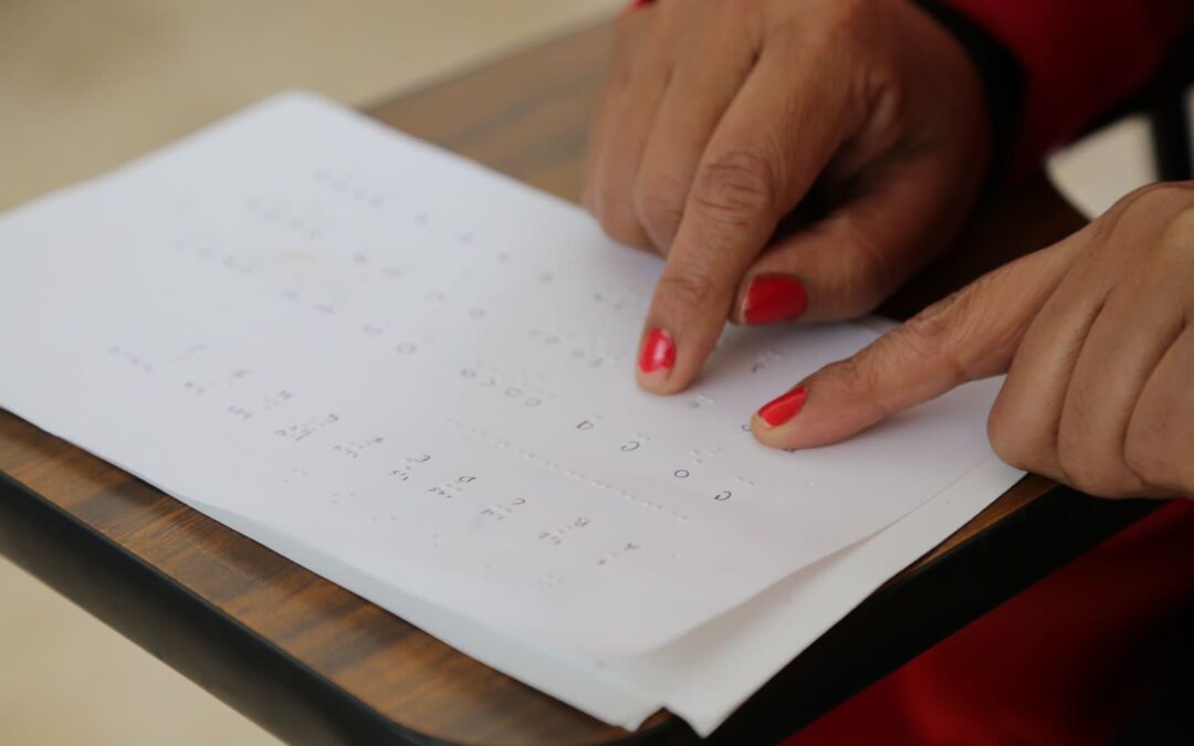 PERSONAL DEL DIF MEJORA HABILIDADES EN SISTEMA BRAILLE