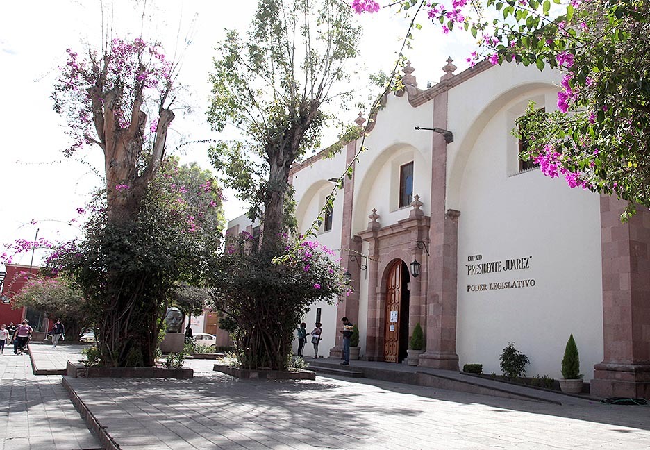 APRUEBA POR UNANIMIDAD COMISION PRIMERA DE HACIENDA QUE AYUNTAMIENTO DE TAMAZUNCHALE INCLUYA A LA POBLACIÓN INDÍGENA EN PROGRAMA DE DESCUENTOS EN EL PAGO DE IMPUESTO PREDIAL