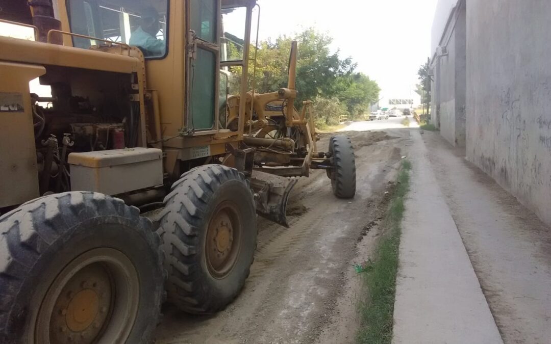 Obras Públicas lleva limpieza y rastreo a las calles de acceso al Gómez Morín