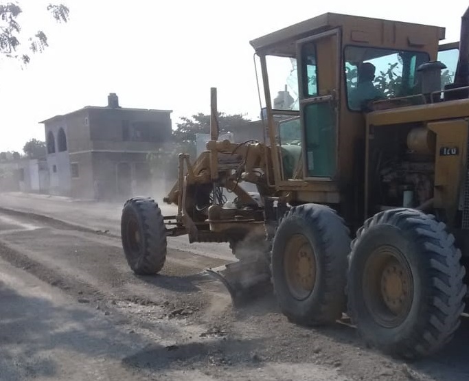 REALIZA OBRAS PÚBLICAS RASTREO Y LIMPIEZA EN AVENIDA BICENTENARIO