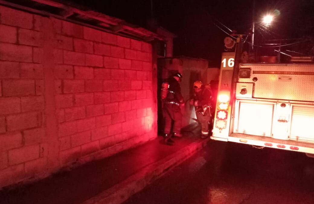 ATENDIÓ PROTECCIÓN CIVIL INCENDIO DE HABITACIÓN