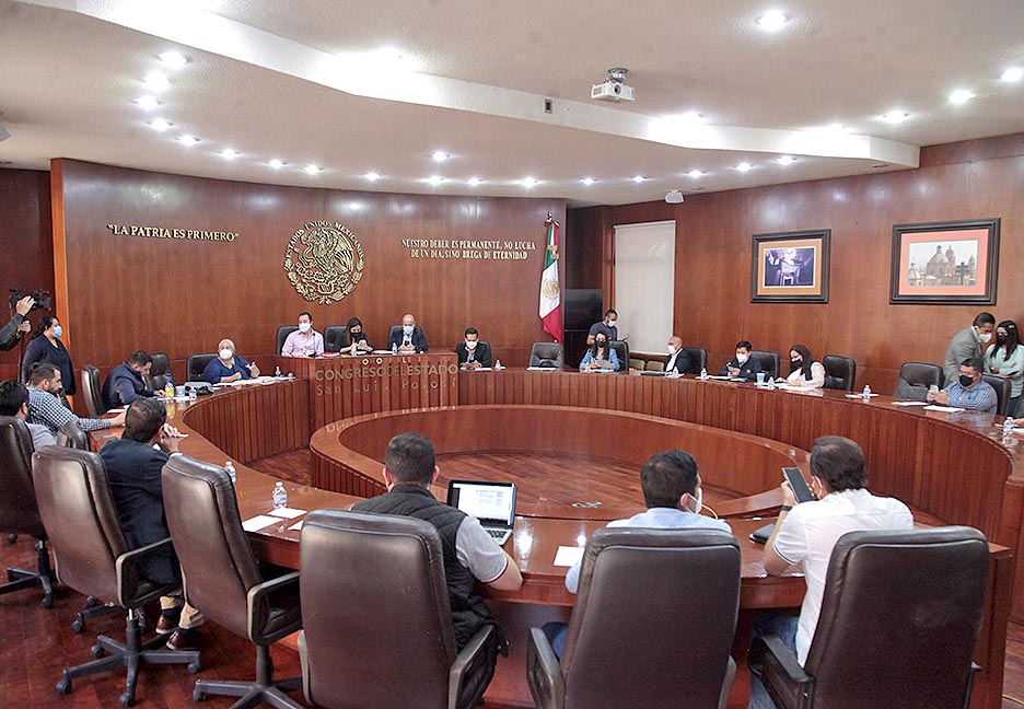 EN COMISIONES APRUEBAN LA TERNA PARA OCUPAR EL CARGO DE CONTRALOR INTERNO DE LA FISCALÍA GENERAL DE JUSTICIA DEL ESTADO