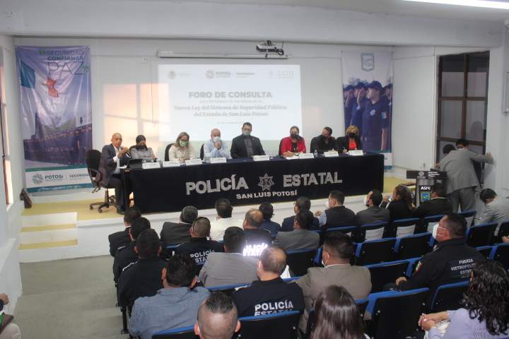 REALIZAN INTEGRANTES DE LA LXIII LEGISLATURA FORO DE CONSULTA CON ELEMENTOS DE DIVERSAS CORPORACIONES POLICIALES PARA FORTALECER LAS INICIATIVAS QUE PROPONEN CREAR LA GUARDIA CIVIL DEL ESTADO
