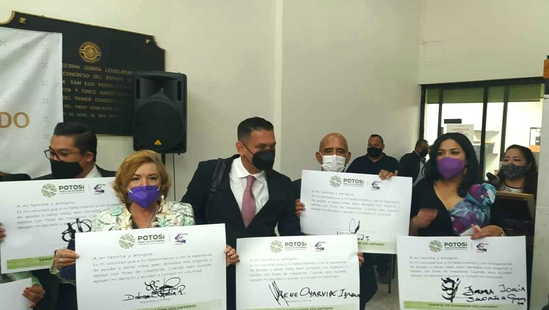 CONGRESO DEL ESTADO PROMUEVE LA DONACIÓN DE ÓRGANOS: FIRMA DE TARJETA DONANTE CON EL CENTRO ESTATAL DE TRASPLANTES