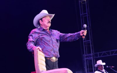LALO MORA PONE A CANTAR A LA FENAHUAP 2022