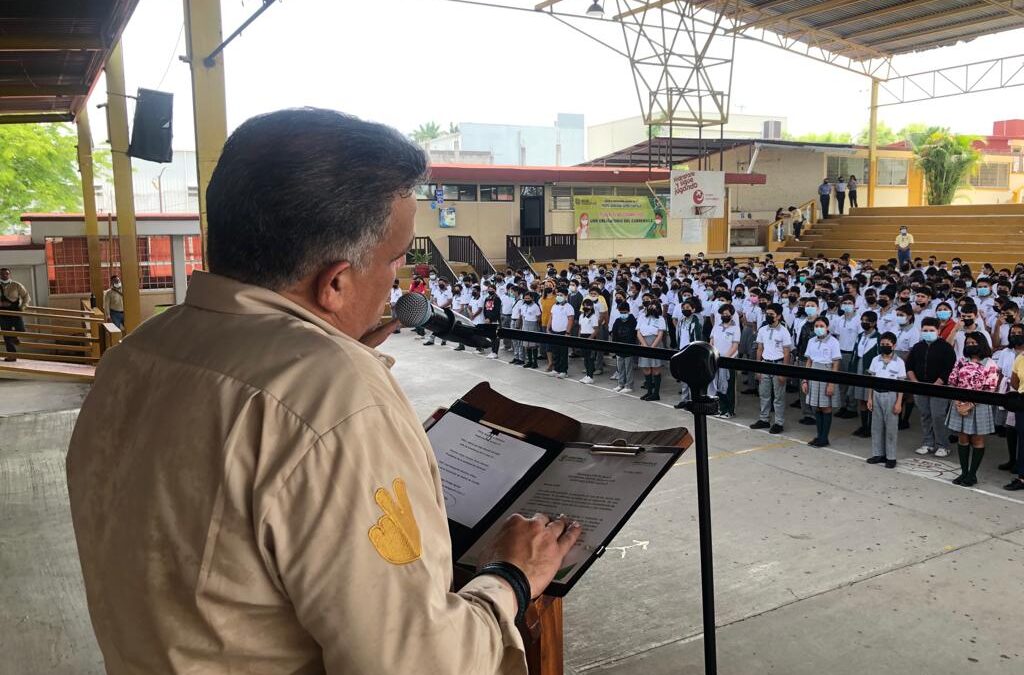 ANUNCIA ALCALDE CONSTRUCCIÓN DE GALERA EN LA SECUNDARIA NÚMERO 2
