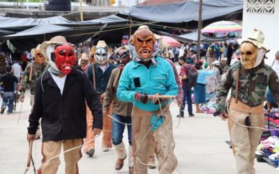 INVESTIGADORES ESTADOUNIDENSES DOCUMENTAN LA TRADICIÓN DE “LOS DIABLOS” EN TANLAJÁS