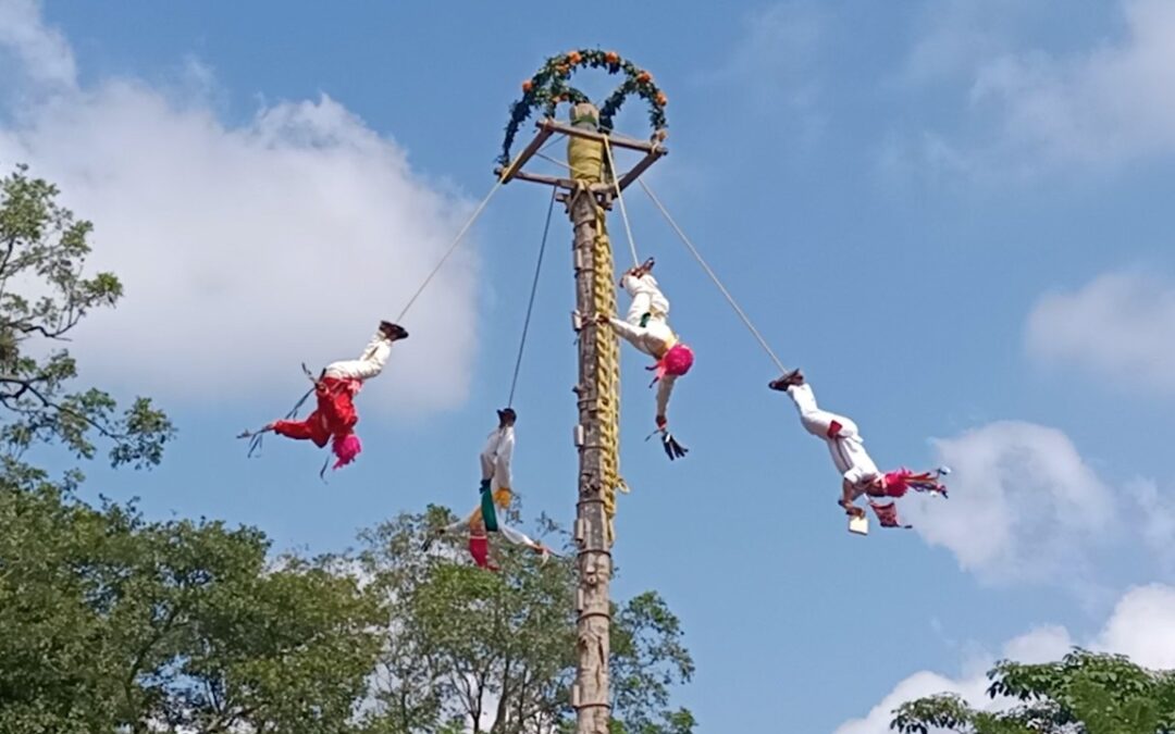 EL RITUAL DE “LA DANZA DEL GAVILÁN” EN TANCANHUITZ MARAVILLA A TURISTAS DE MÉXICO Y EL MUNDO