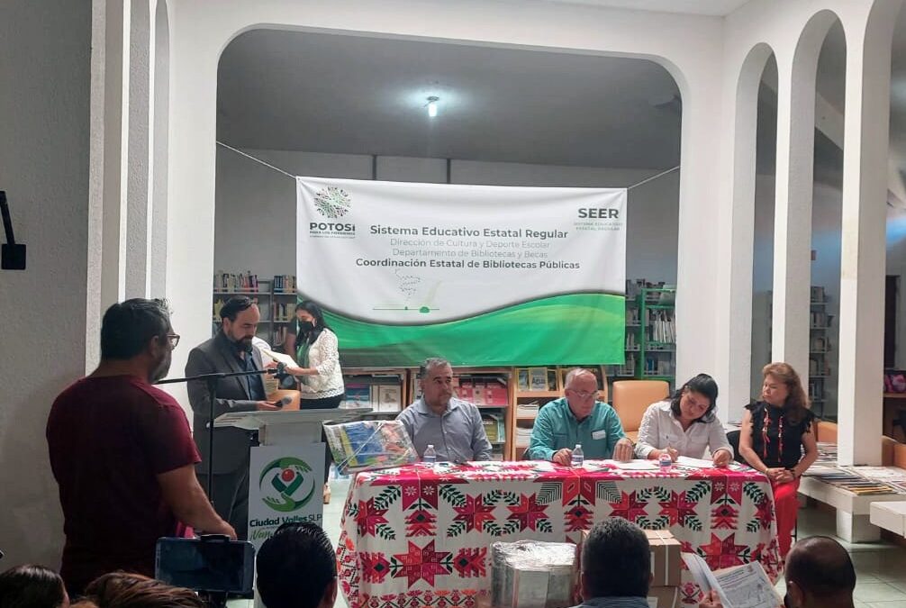 SEER entregó más de 8 mil libros a 36 bibliotecas de la zona Huasteca