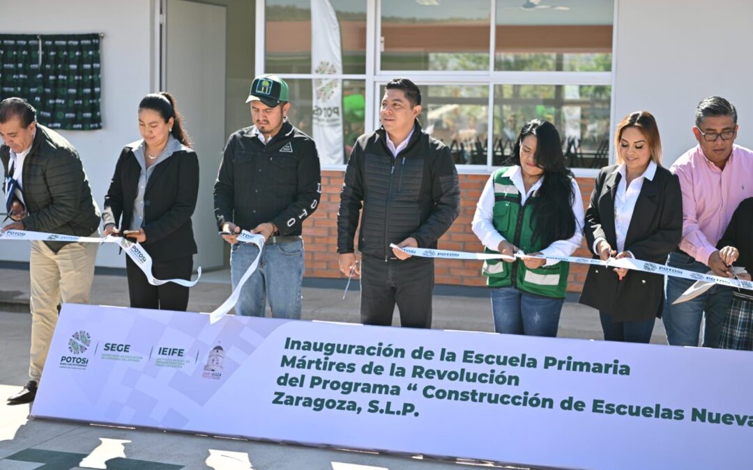 ENTREGA RICARDO GALLARDO ESCUELA MÁRTIRES DE LA REVOLUCIÓN EN BENEFICIO DE LA NIÑEZ DE ZARAGOZA