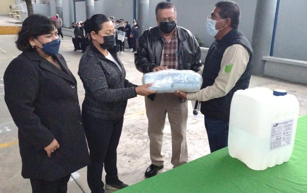 AYUNTAMIENTO CONTINUA CON ENTREGA DE CUBREBOCAS EN PLANTELES EDUCATIVOS
