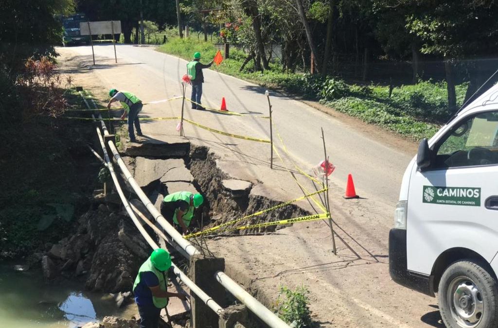 JUNTA ESTATAL DE CAMINOS INTERVIENE CAMINO AXTLA-COXCATLÁN POR AFECTACIÓN