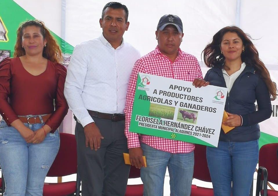 GOBIERNO DEL CAMBIO ENTREGA APOYOS A PRODUCTORES EN ALAQUINES