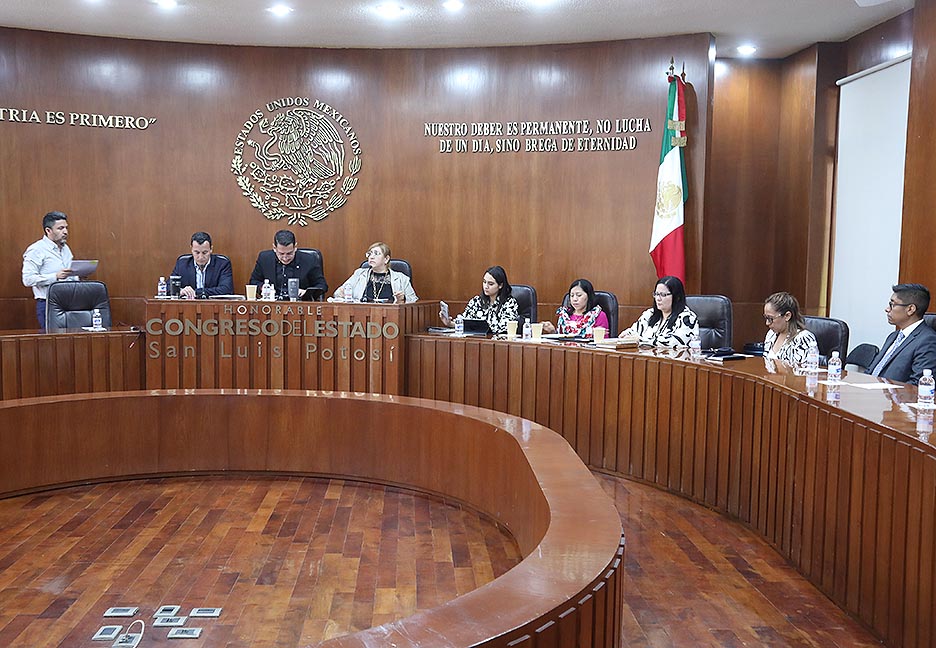 LA COMISIÓN DE VIGILANCIA ENTREGÓ A LA ASE, LA DOCUMENTACIÓN QUE CORRESPONDE A LAS CUENTAS PÚBLICAS DEL EJERCICIO FISCAL 2022