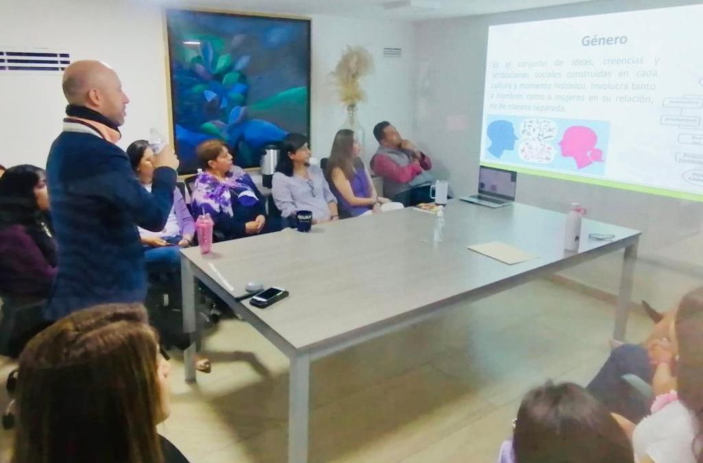 IMPARTE OM CONFERENCIA “GÉNERO Y DESARROLLO HUMANO” EN CENTRO DE CONCILIACIÓN Y ARBITRAJE