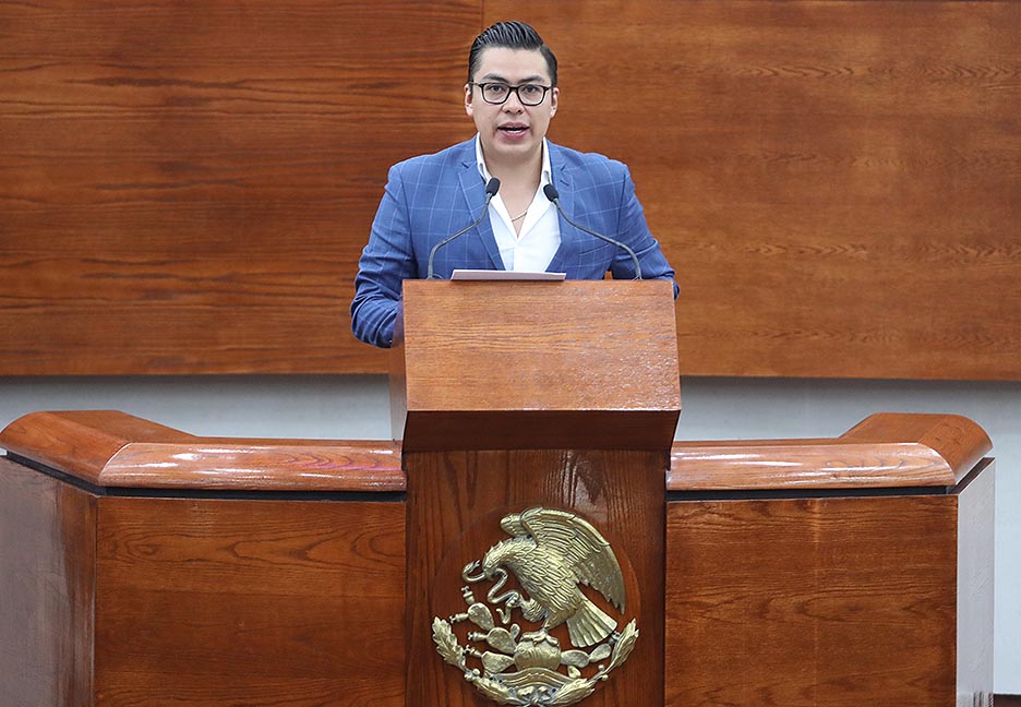 DIP. CUAUHTLI FERNANDO BADILLO MORENO SE DESISTIÓ DE LA INICIATIVA QUE HABÍA PRESENTADO PARA ADICIONAR UN PÁRRAFO AL ARTÍCULO 154 DEL CÓDIGO FAMILIAR PARA EL ESTADO