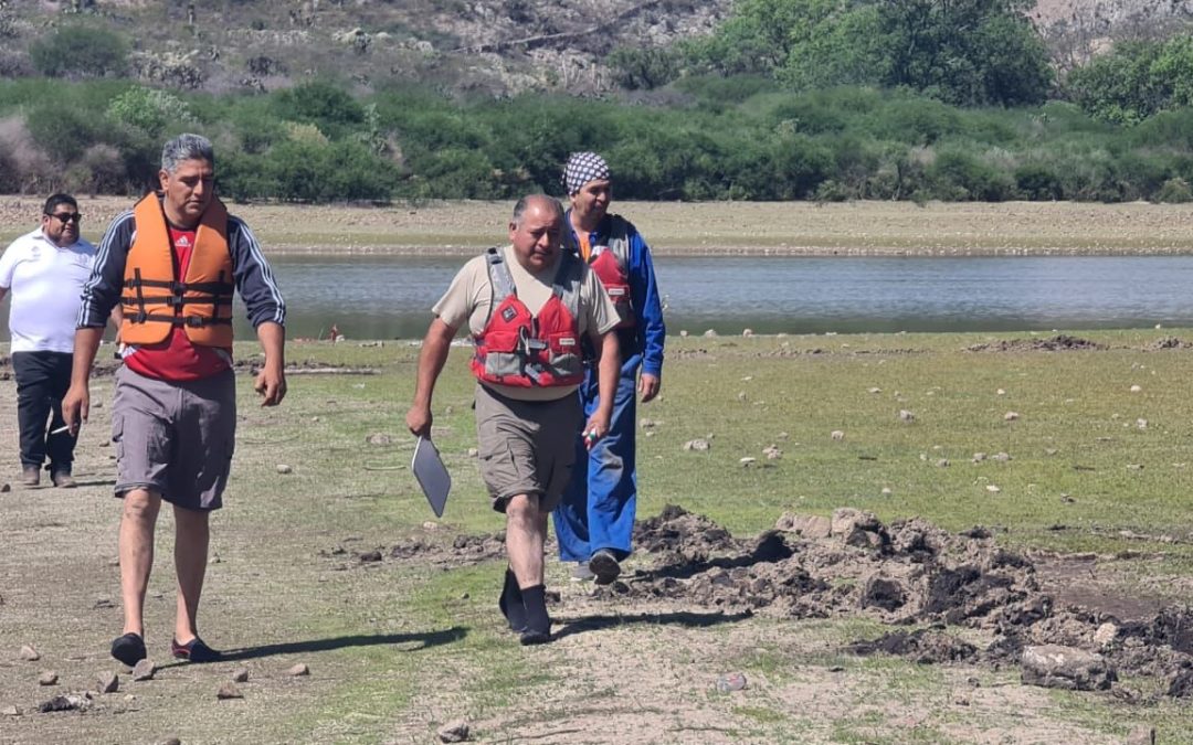 ELEMENTOS DE RESCATE, RECUPERAN CUERPO SIN VIDA EN PRESA DE SANTA MARÍA DEL RÍO