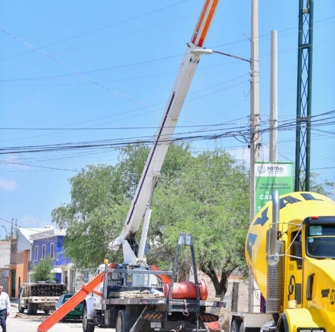 SUPERVISA GOBERNADOR RICARDO GALLARDO OBRA DE REHABILITACIÓN DEL CAMINO REAL A SALTILLO