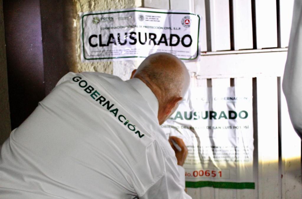 GOBIERNO ESTATAL CLAUSURA DOS ESTABLECIMIENTOS EN LA FENAPO 2023
