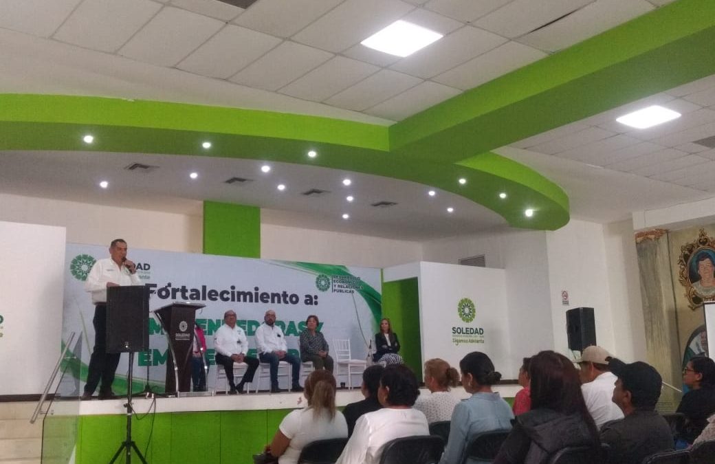 GOBIERNO ESTATAL LLEVA CRÉDITOS A EMPRESARIAS DE SOLEDAD DE GRACIANO SÁNCHEZ