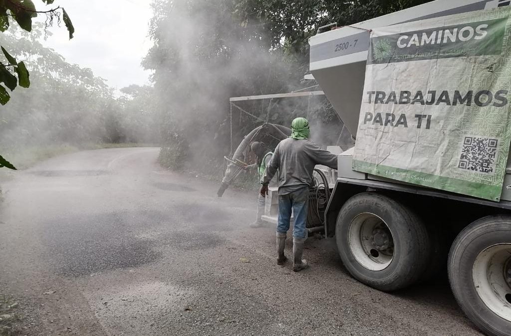 GOBIERNO ESTATAL BRINDARÁ APOYO EN LA CONSERVACIÓN DE UN CAMINO EN XILITLA.
