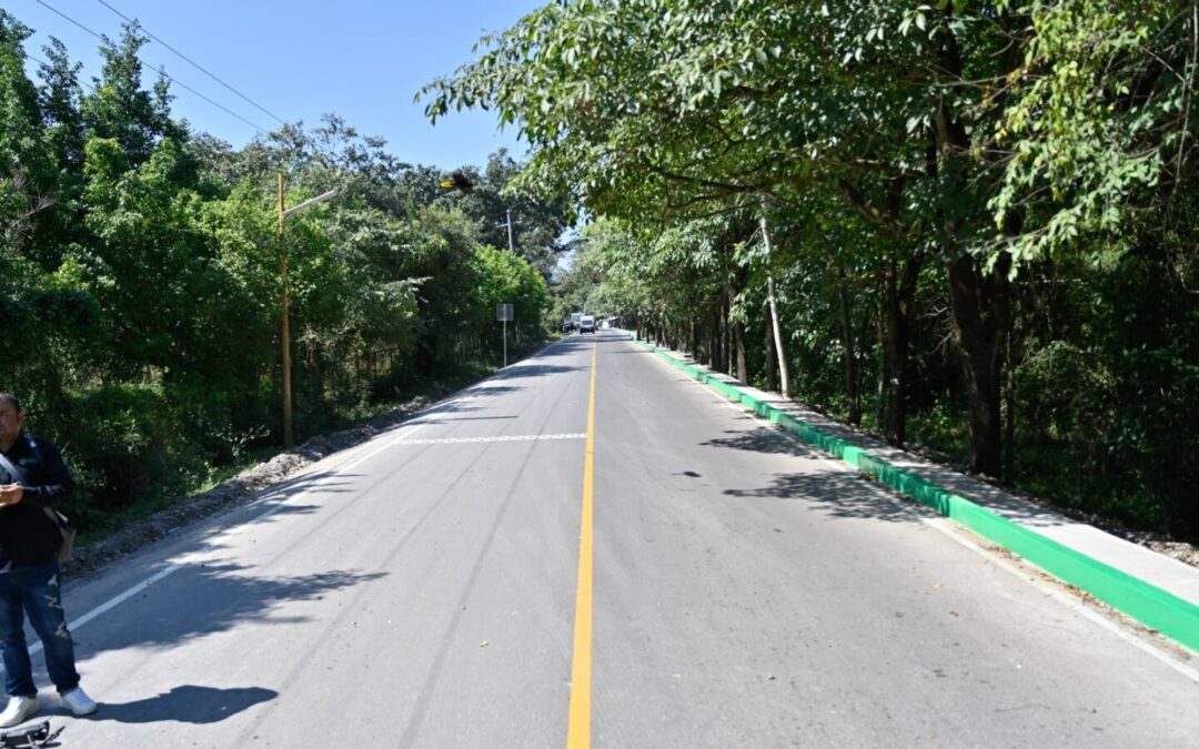 RICARDO GALLARDO ENTREGA CAMINO DE ACCESO A TECNOLÓGICO DE TAMAZUNCHALE