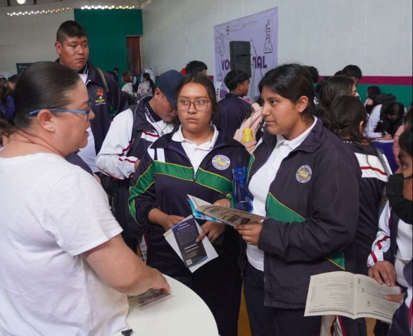 ESTUDIANTES DE VILLA DE REYES RECIBEN PLÁTICA DE ORIENTACIÓN PROFESIONAL