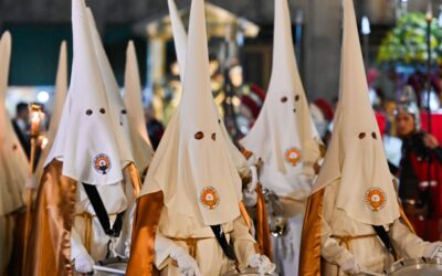 MILES DE VISITANTES VIVEN LA MAJESTUOSIDAD DE LA PROCESIÓN DEL SILENCIO