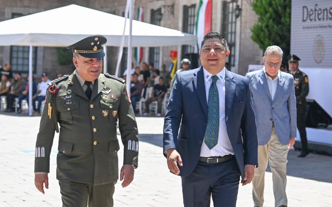 RICARDO GALLARDO ACUDE A EVENTO CONMEMORATIVO DE LA BATALLA DE PUEBLA