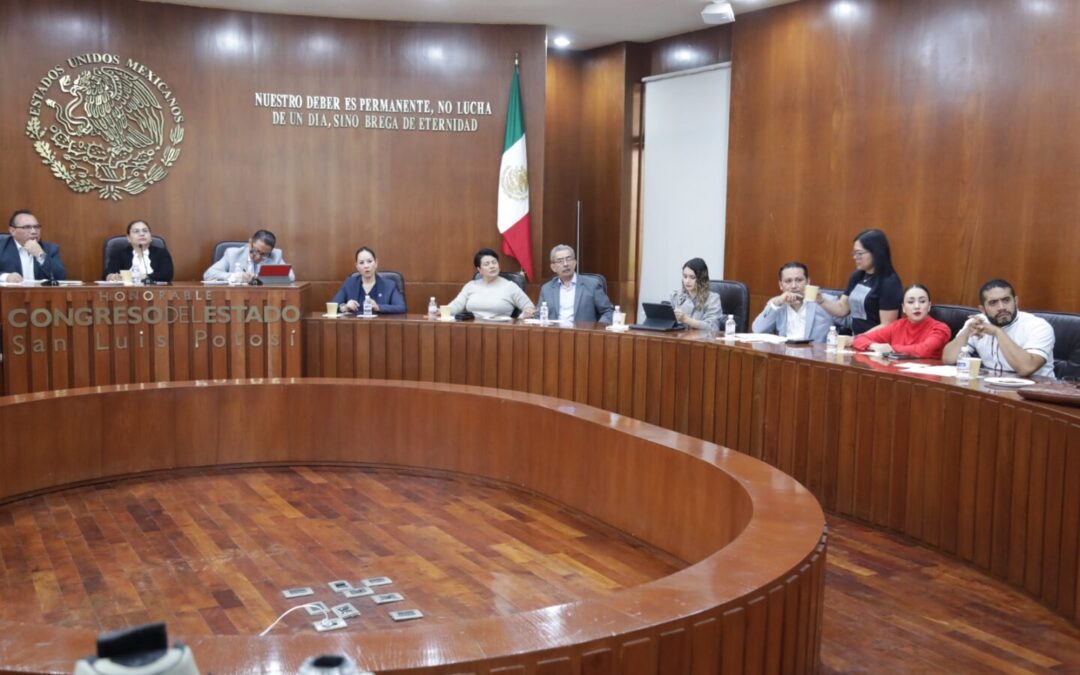 REPRESENTANTES DE LOS PODERES LEGISLATIVO, EJECUTIVO Y JUDICIAL SOSTUVIERON UNA REUNIÓN DE TRABAJO PARA ANALIZAR LA INICIATIVA DE LA NUEVA LEY ORGÁNICA DEL PODER JUDICIAL DEL ESTADO