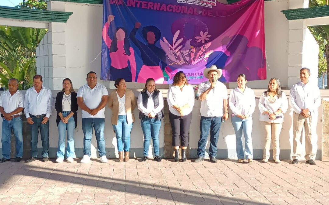 A TRABAJAR SIEMPRE EN EQUIPO FUE EL MENSAJE DEL PRESIDENTE DE TAMUÍN EN LOS HONORES DE INICIO DE SEMANA