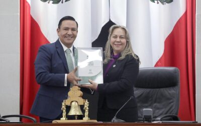 RECIBE LA DIRECTIVA DEL CONGRESO DEL ESTADO EL INFORME CORRESPONDIENTE AL CUARTO AÑO DE GOBIERNO DEL PODER EJECUTIVO, EN SESIÓN SOLEMNE