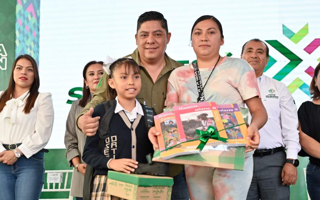 PARA APRENDER SIN LÍMITES, RICARDO GALLARDO ENTREGA APOYOS ESCOLARES 2025