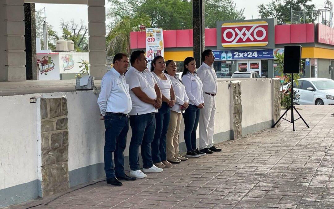 EMOTIVOS HONORES A LA BANDERA REALIZO EL AYUNTAMIENTO DE TAMUÍN PARA INICIAR SEMANA DE LABORES