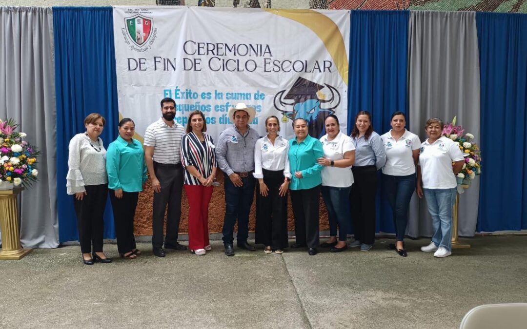 EL PRESIDENTE MUNICIPAL DE TAMUÍN MARCELINO BAUTISTA RINCÓN FELICITA A LOS JÓVENES GRADUADOS DE LA ESCUELA SECUNDARIA «PONCIANO ARRIAGA»