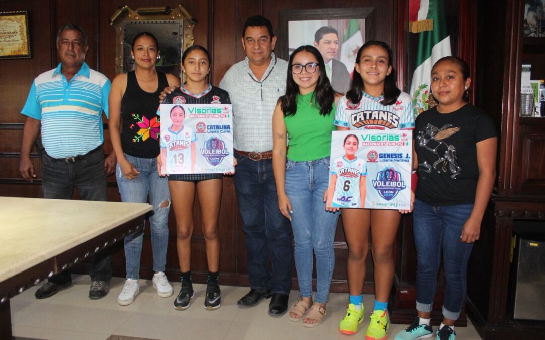 MARCELINO BAUTISTA ENTREGA RECONOCIMIENTOS A NIÑAS DEPORTISTAS RUMBO A LA PRESELECCIÓN DE LA FEDERACIÓN MEXICANA DE VOLEIBOL