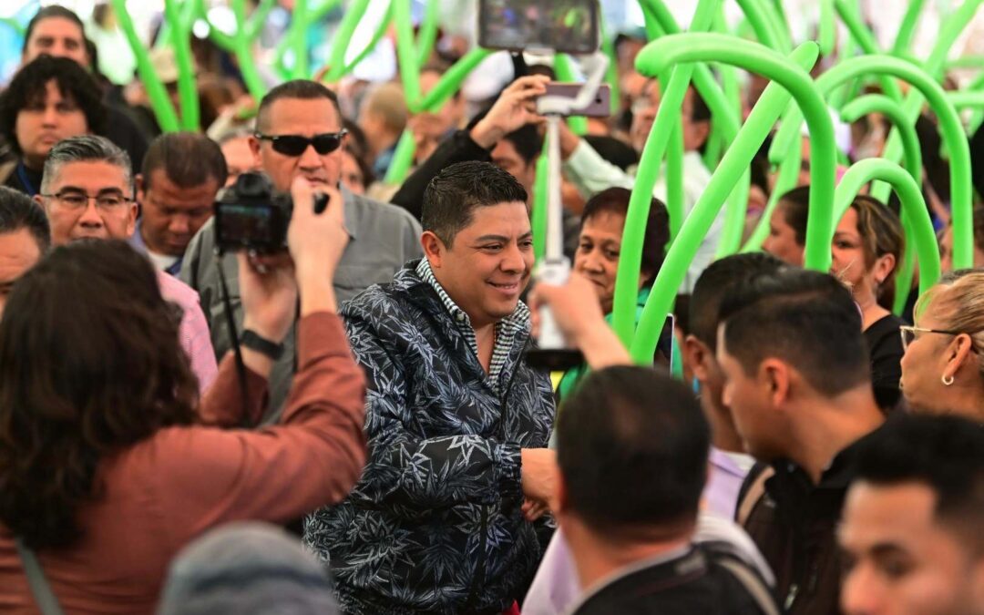 RICARDO GALLARDO MANTIENE SEGUNDO LUGAR NACIONAL POR AVAL DE LAS Y LOS POTOSINOS