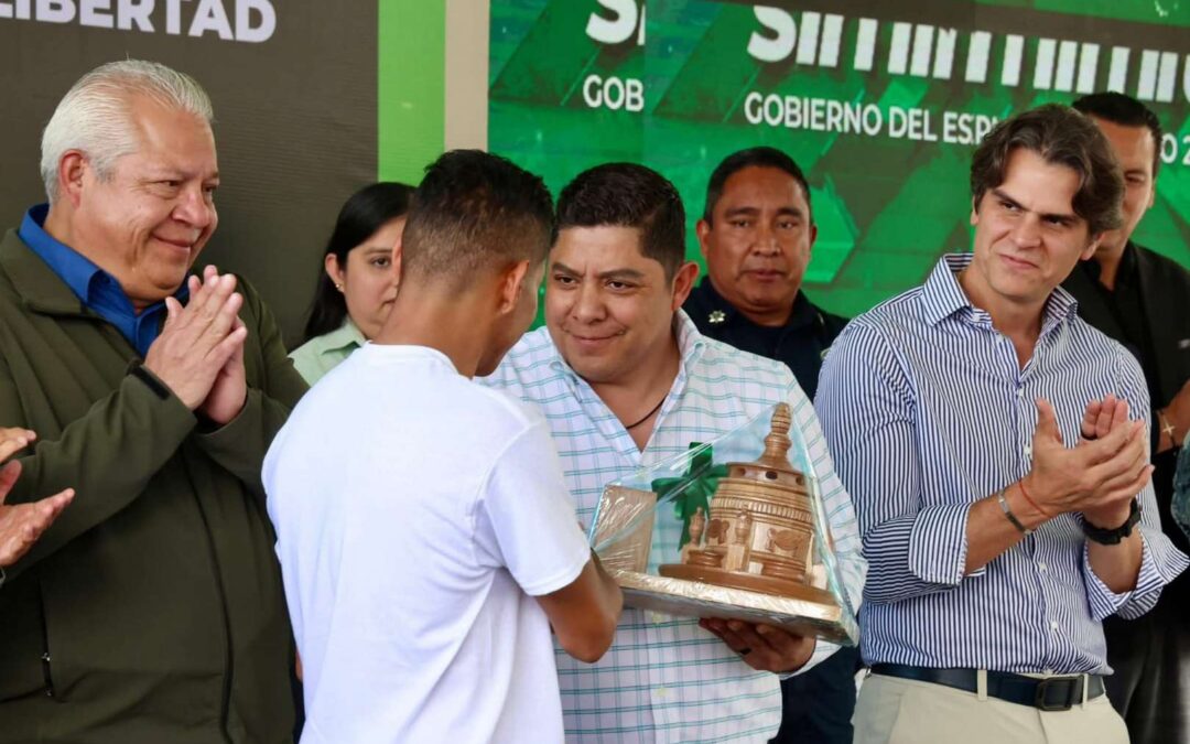 RICARDO GALLARDO ENTREGA PRELIBERACIONES EN EL CENTRO DE REINSERCIÓN SOCIAL “LA PILA”